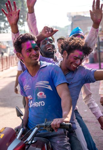 holi festival 14 20140513 1266234793
